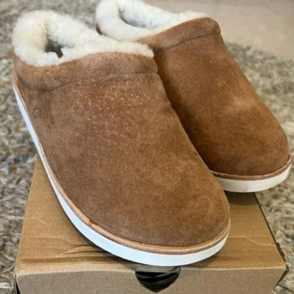 NIB Olukai Mani Tan/Golden Sand Suede Slip-On Slippers